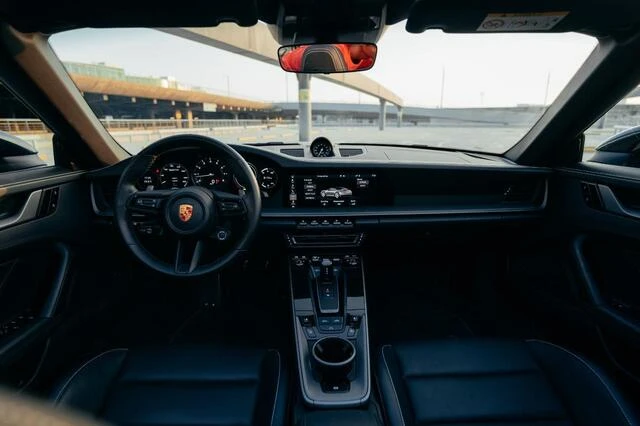 Porsche 911 2023 - Sports Car thumbnail NaN